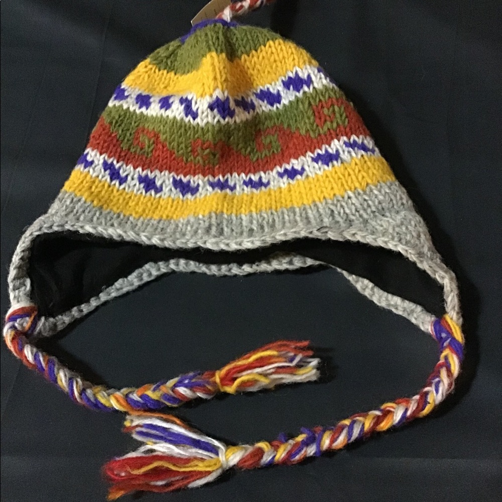AMULET 100% WOOL COLORFUL HAT NWT UNISEX